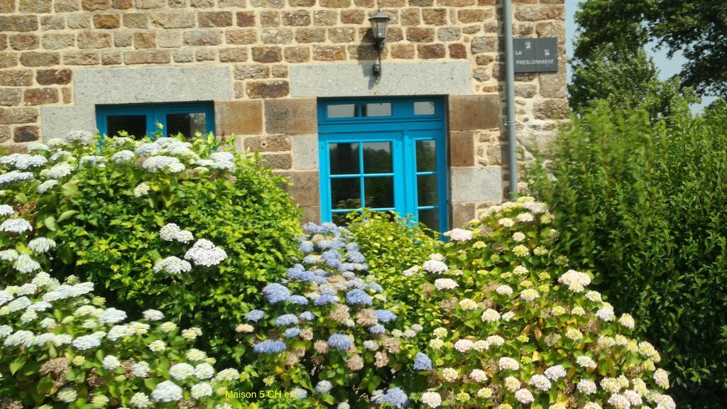 Sarl Verrerie Royale Val-Couesnon Exterior photo